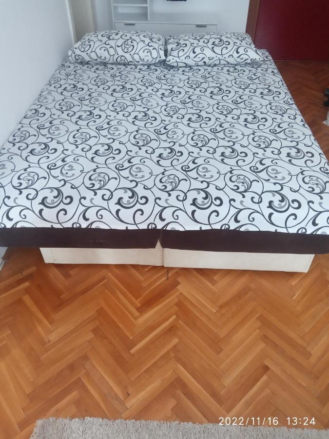 Mm2 Apartment Novi Sad Bagian luar foto
