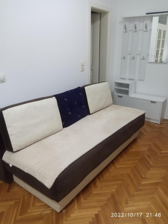 Mm2 Apartment Novi Sad Bagian luar foto