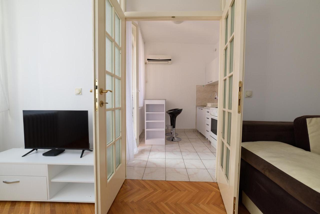 Mm2 Apartment Novi Sad Bagian luar foto
