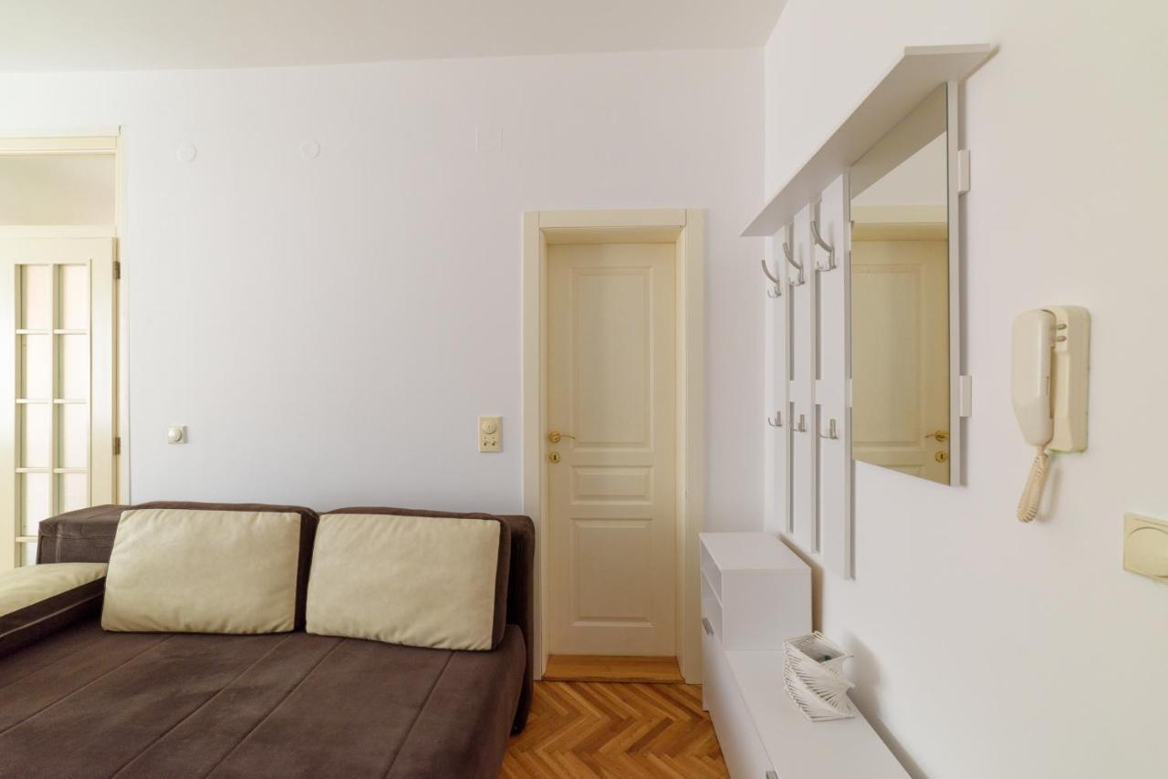 Mm2 Apartment Novi Sad Bagian luar foto